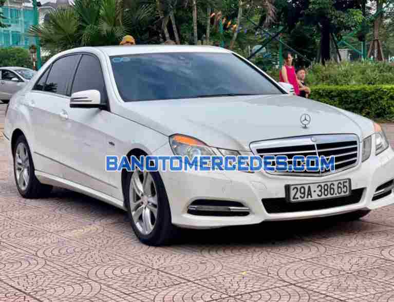 Cần bán gấp xe Mercedes Benz E class E250 2011 màu Trắng