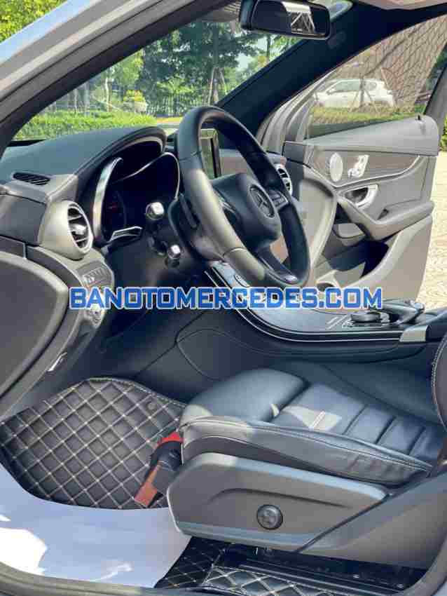 Cần bán xe Mercedes Benz GLC 300 4Matic 2017, xe đẹp