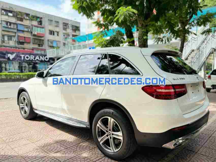 Cần bán Mercedes Benz GLC 250 4Matic 2017 - Số tự động