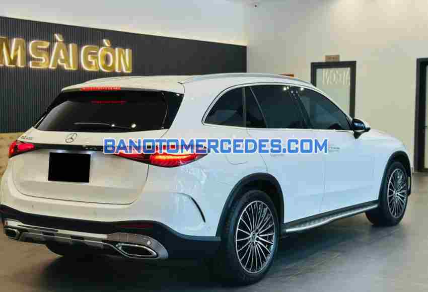 Cần bán gấp xe Mercedes Benz GLC 300 4Matic 2023 màu Trắng