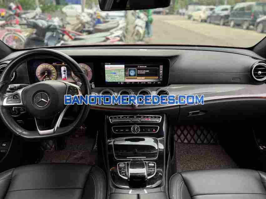 Cần bán xe Mercedes Benz E class E300 AMG 2017 Số tự động màu Đỏ