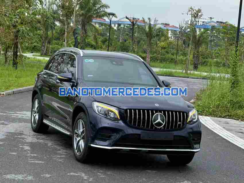 Cần bán xe Mercedes Benz GLC 300 4Matic màu Xanh 2018