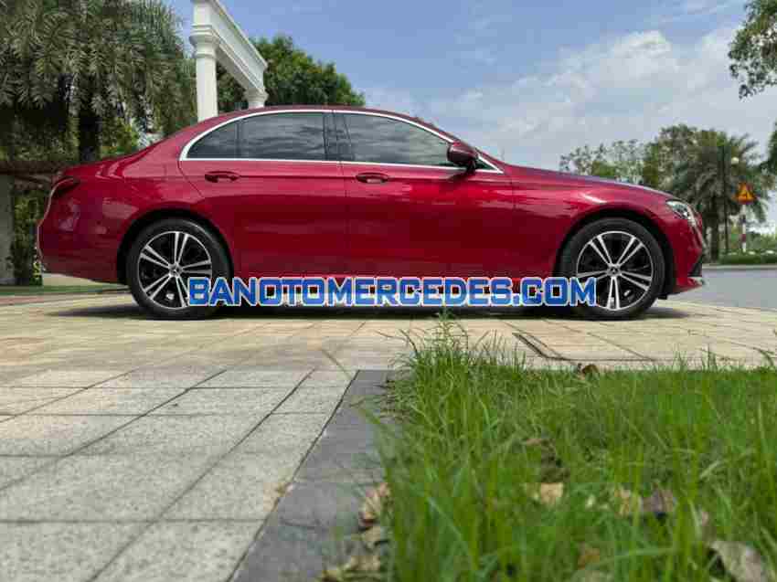 Cần bán gấp Mercedes Benz E class E180 đời 2021, màu Đỏ