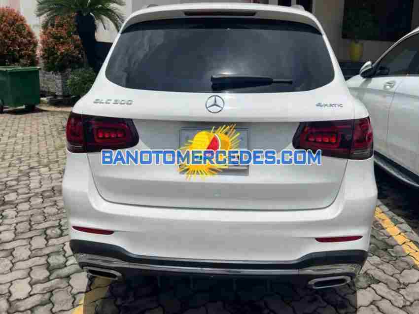 Cần bán xe Mercedes Benz GLC 300 4Matic năm 2021 màu Trắng cực đẹp