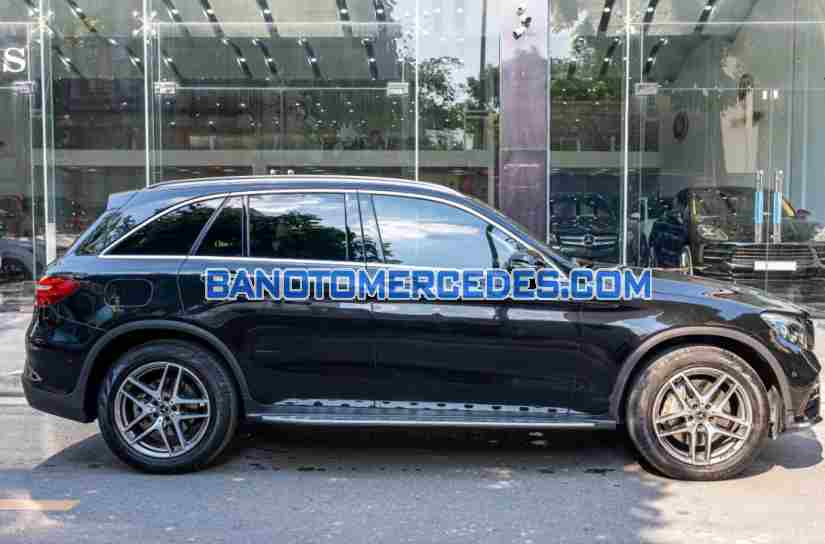 Cần bán xe Mercedes Benz GLC 300 4Matic màu Đen 2019