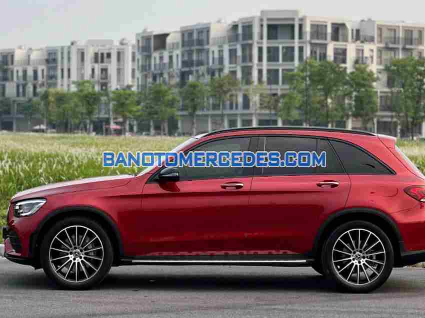 Cần bán xe Mercedes Benz GLC 300 4Matic màu Đỏ 2019