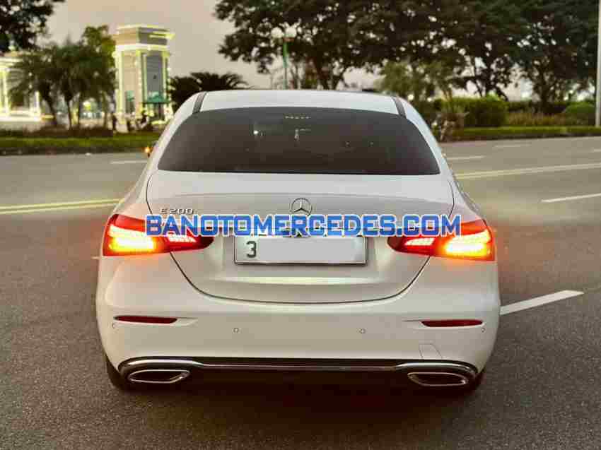 Cần bán gấp xe Mercedes Benz E class E200 Exclusive năm 2022, màu Trắng, Số tự động