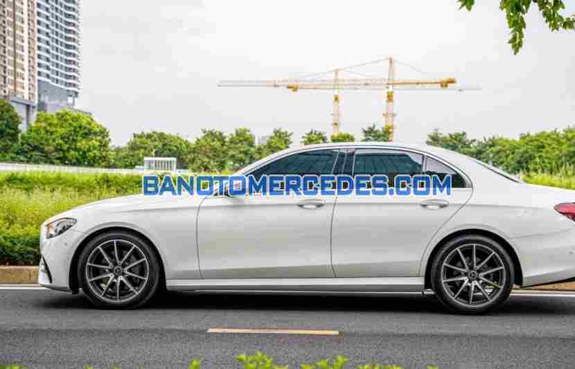 Cần bán gấp Mercedes Benz E class E300 AMG năm 2021 giá cực tốt