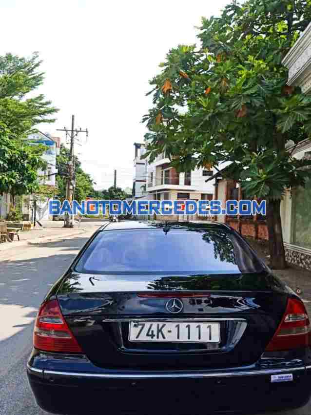 Cần bán gấp xe Mercedes Benz E class E200 2006 màu Đen