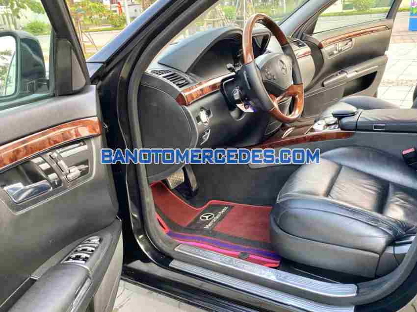 Cần bán gấp Mercedes Benz S class S300L đời 2011, màu Đen