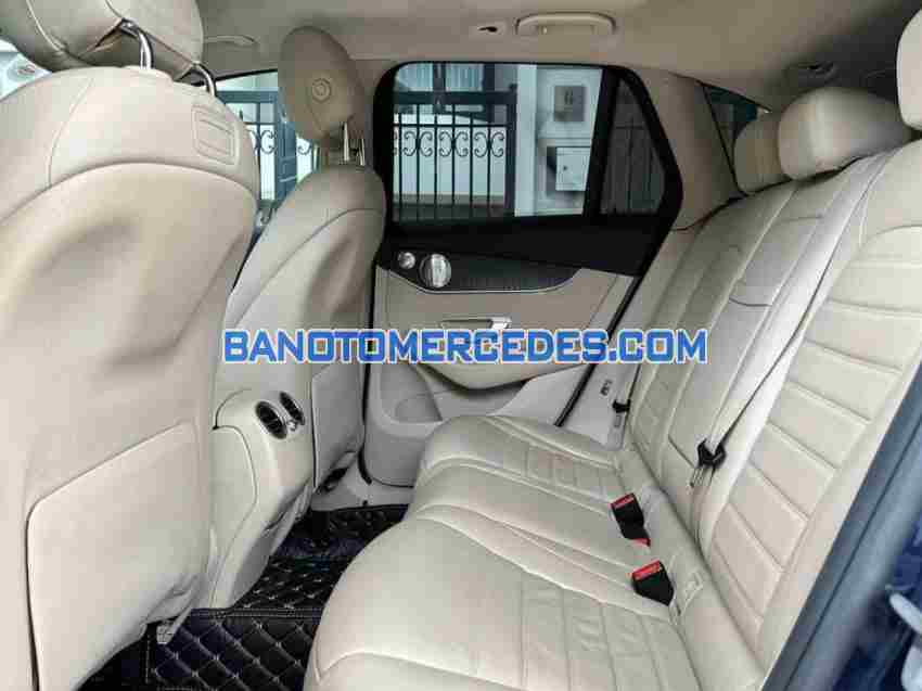 Cần bán gấp Mercedes Benz GLC 300 4Matic năm 2017 giá cực tốt