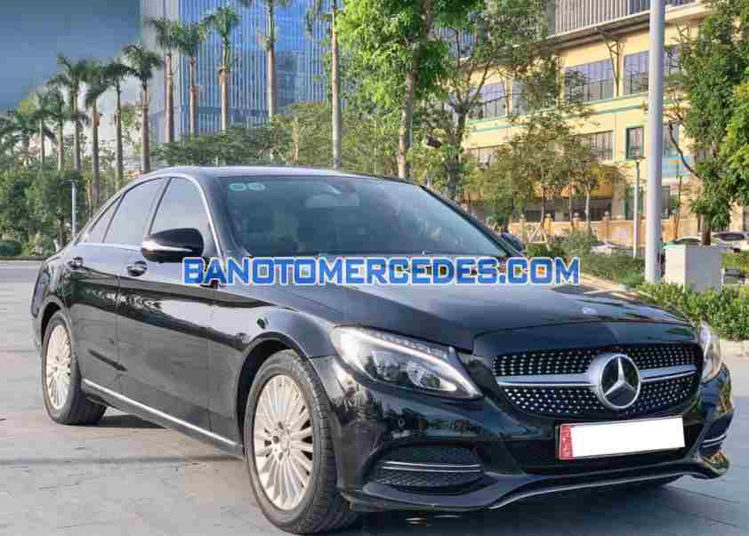 Cần bán gấp xe Mercedes Benz C class C200 năm 2015, màu Đen, Số tự động