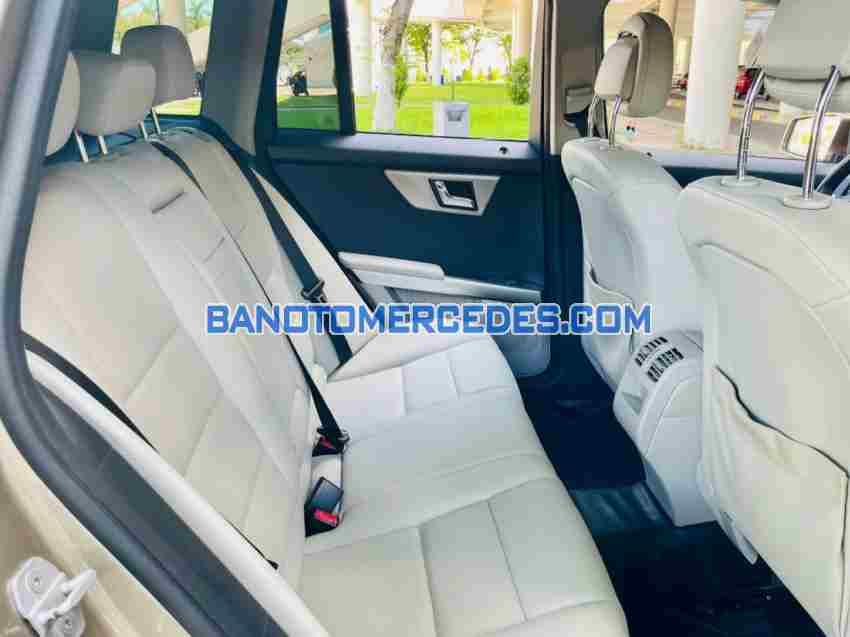 Cần bán gấp xe Mercedes Benz GLK Class GLK300 4Matic năm 2011, màu Nâu, Số tự động