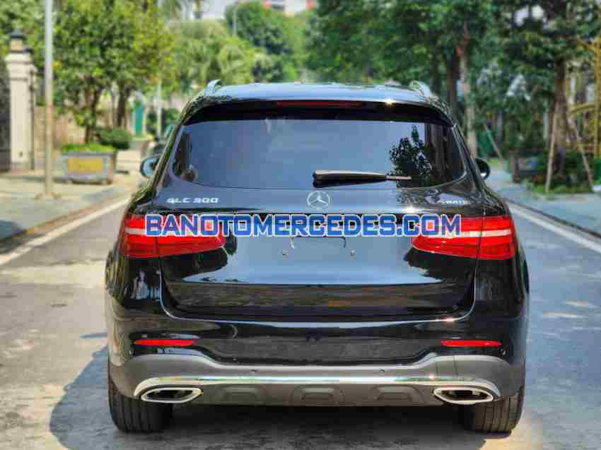 Cần bán xe Mercedes Benz GLC 300 4Matic màu Đen 2019