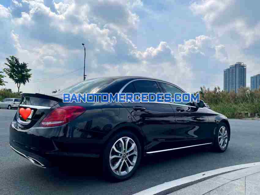 Cần bán gấp Mercedes Benz C class C200 năm 2018 giá cực tốt