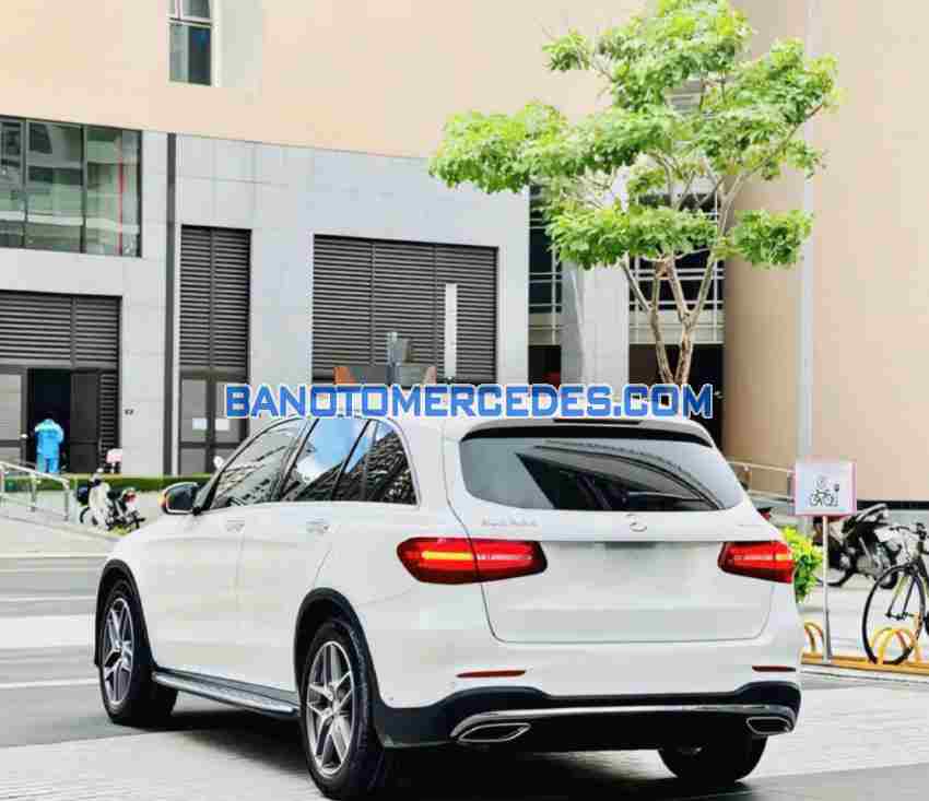 Cần bán xe Mercedes Benz GLC 300 4Matic năm 2018 màu Trắng cực đẹp