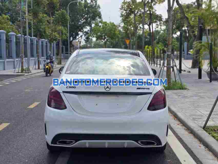 Cần bán xe Mercedes Benz C class C300 AMG 2015 Số tự động màu Trắng