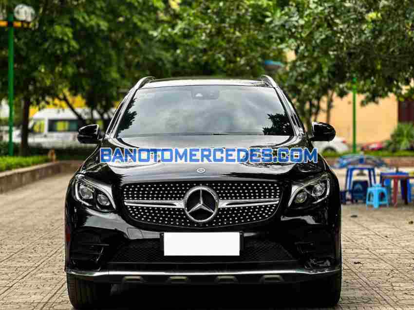 Cần bán xe Mercedes Benz GLC 300 4Matic màu Đen 2018