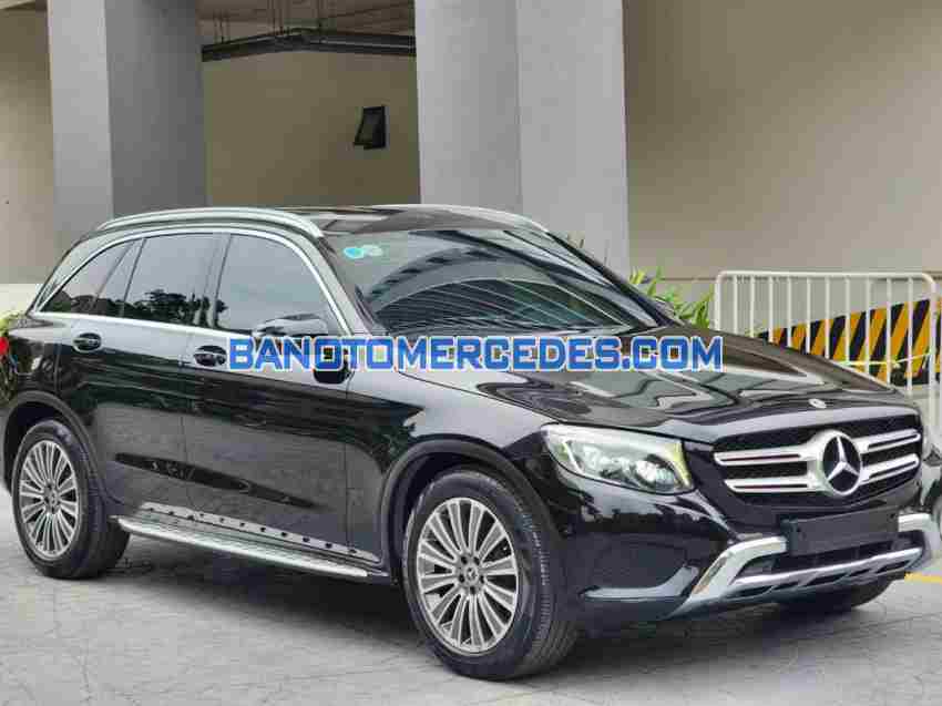 Cần bán Mercedes Benz GLC 250 4Matic 2018, xe đẹp giá rẻ bất ngờ