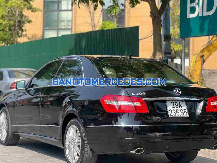 Cần bán Mercedes Benz E class E300 đời 2010