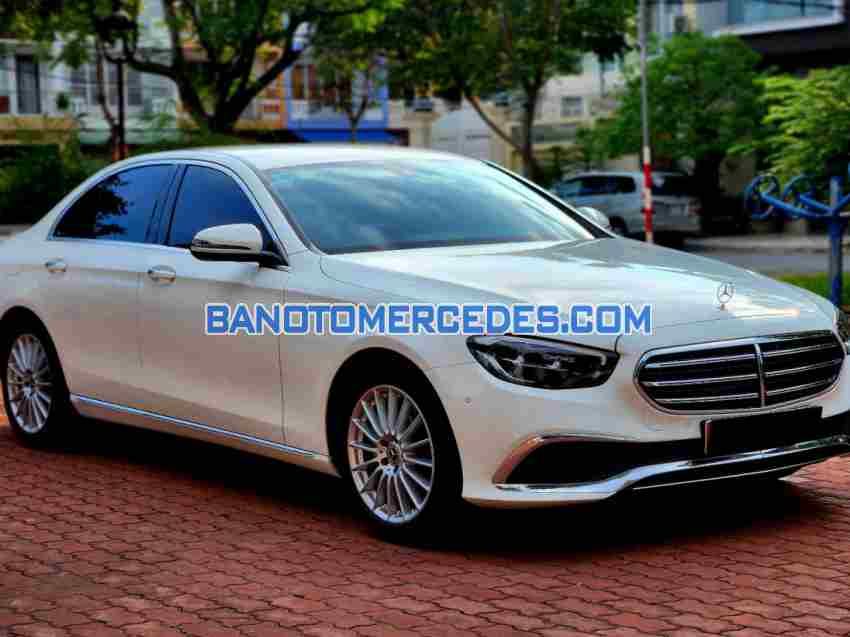 Cần bán gấp Mercedes Benz E class E200 Exclusive đời 2021, màu Trắng