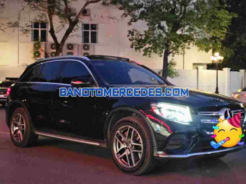 Cần bán xe Mercedes Benz GLC 300 4Matic sx 2018