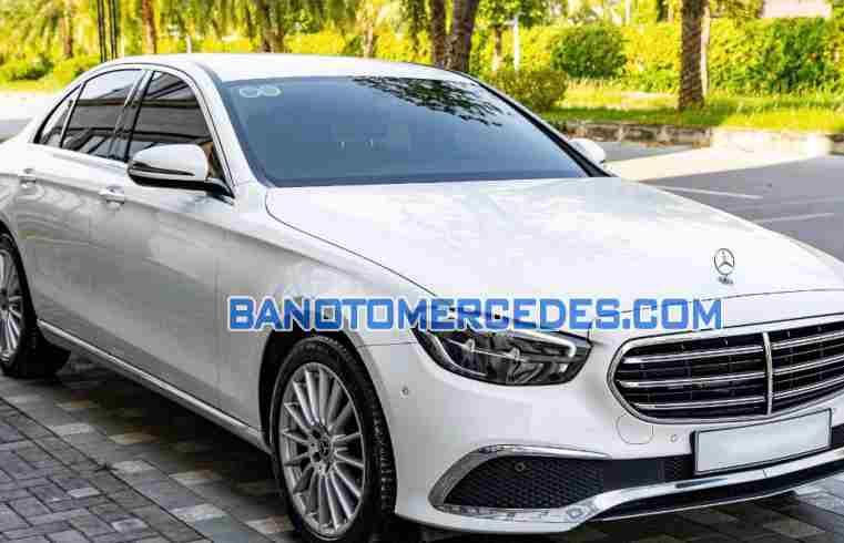 Cần bán gấp xe Mercedes Benz E class E200 Exclusive năm 2022, màu Trắng, Số tự động