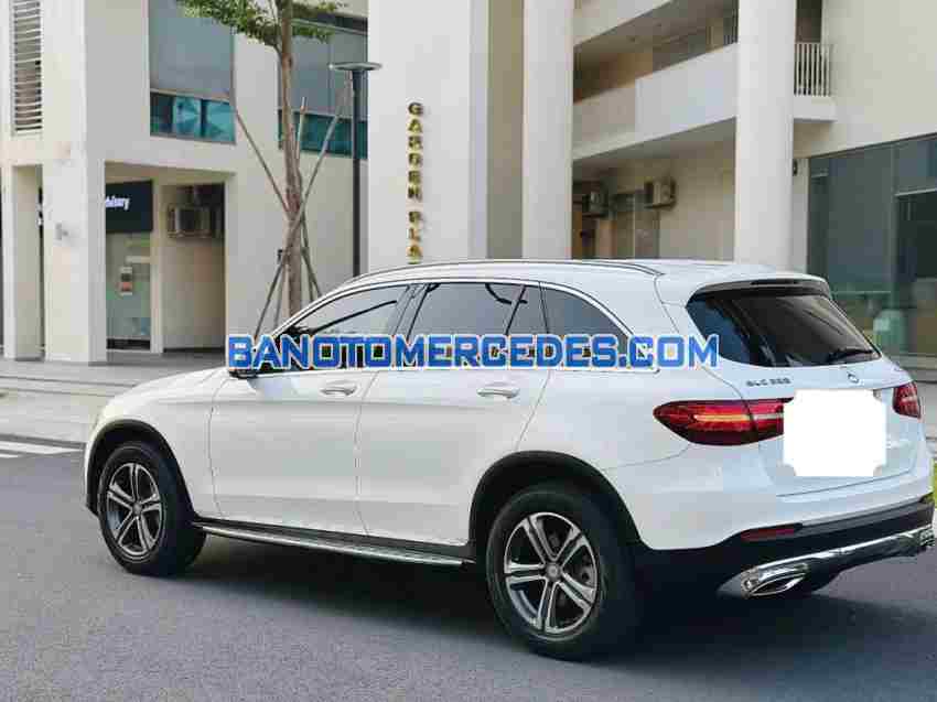 Cần bán Mercedes Benz GLC 250 4Matic 2016, xe đẹp giá rẻ bất ngờ