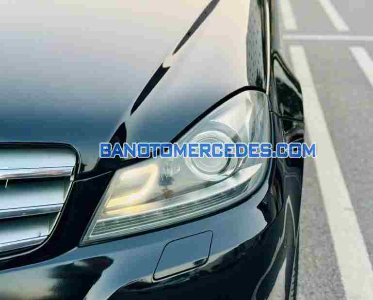 Cần bán xe Mercedes Benz C class C200 đời 2012