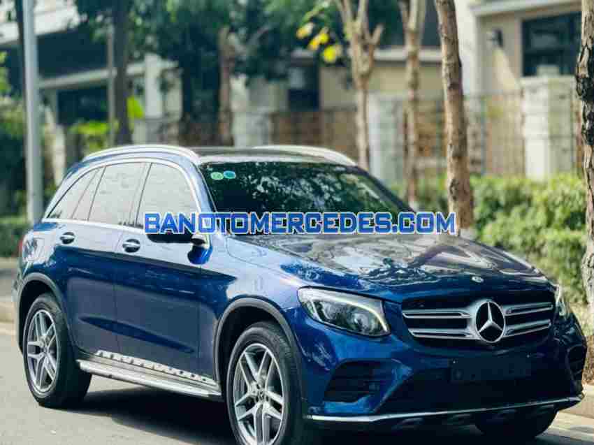 Cần bán gấp xe Mercedes Benz GLC 300 4Matic 2018 màu Xanh