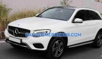 Cần bán gấp xe Mercedes Benz GLC 250 4Matic năm 2017, màu Trắng, Số tự động