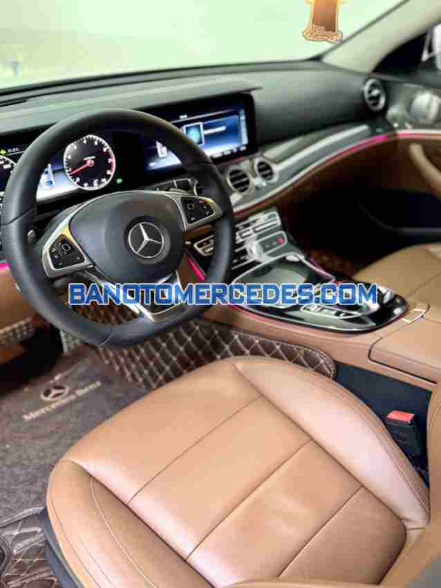 Cần bán gấp Mercedes Benz E class E300 AMG năm 2016 giá cực tốt