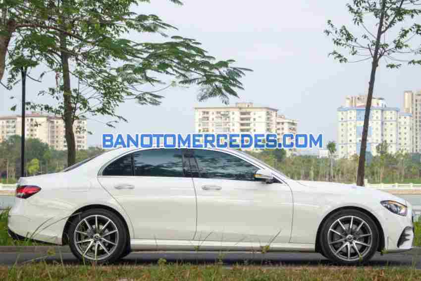 Cần bán gấp Mercedes Benz E class E300 AMG năm 2022 giá cực tốt