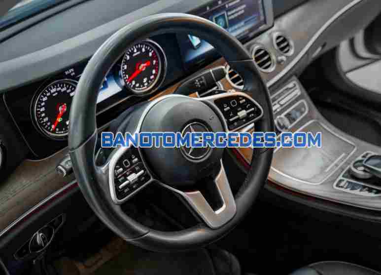 Cần bán xe Mercedes Benz E class E200 năm 2019 màu Trắng cực đẹp