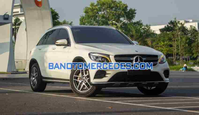 Cần bán Mercedes Benz GLC 300 4Matic 2018 xe đẹp