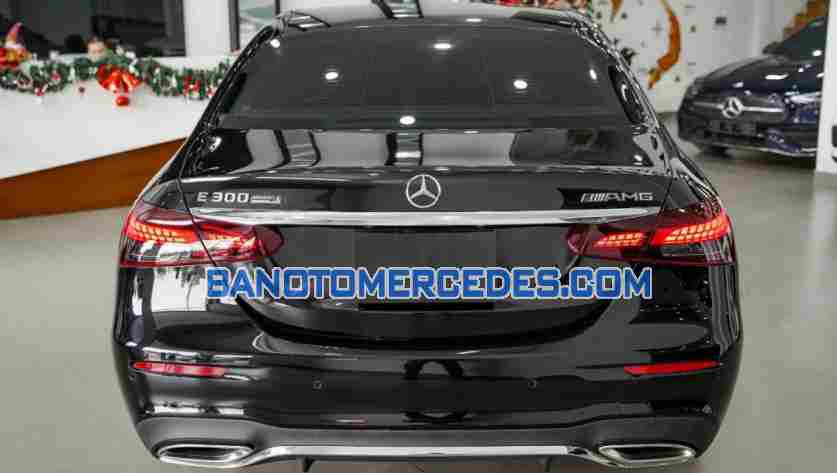 Cần bán gấp Mercedes Benz E class E300 AMG đời 2021, màu Đen