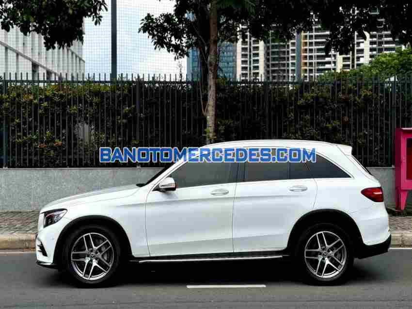 Cần bán Mercedes Benz GLC 300 4Matic Máy xăng 2018 màu Trắng