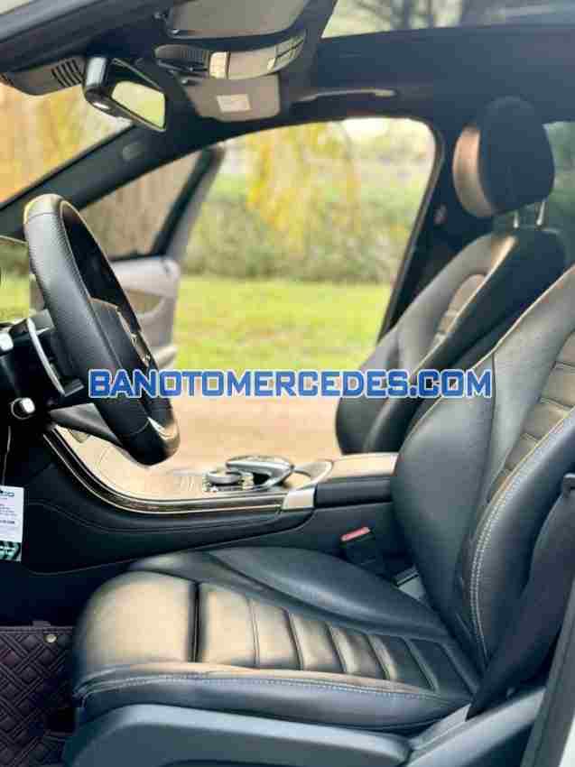 Cần bán nhanh Mercedes Benz GLC 300 4Matic 2018 cực đẹp