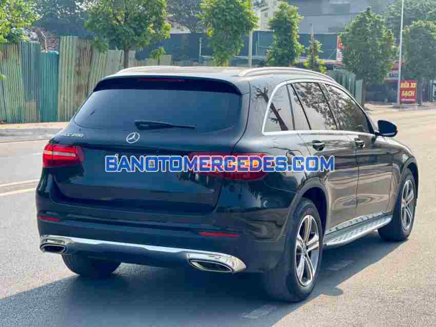 Cần bán gấp xe Mercedes Benz GLC 200 năm 2018, màu Đen, Số tự động