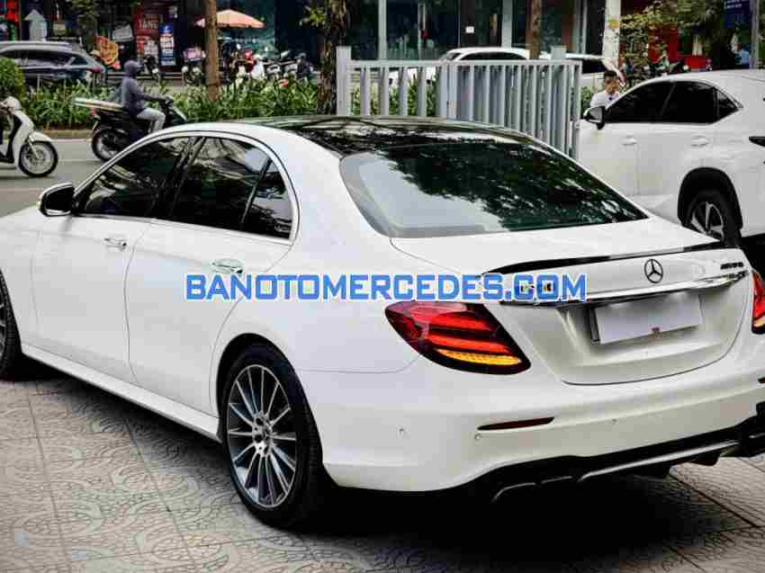 Cần bán Mercedes Benz E class E300 AMG 2016 - Số tự động