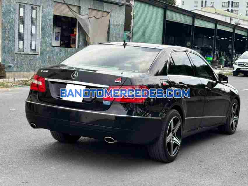 Cần bán gấp xe Mercedes Benz E class E300 2010 màu Đen