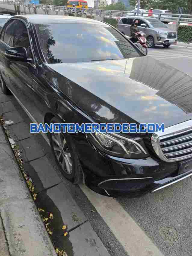 Cần bán gấp xe Mercedes Benz E class E200 2019 màu Đen