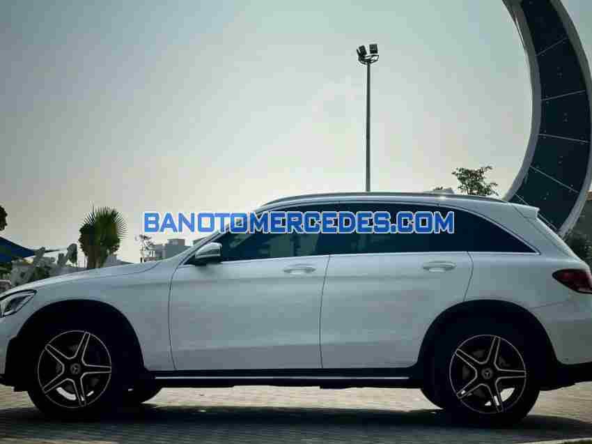 Cần bán gấp Mercedes Benz GLC 300 4Matic 2021 - Xe đẹp - Giá tốt