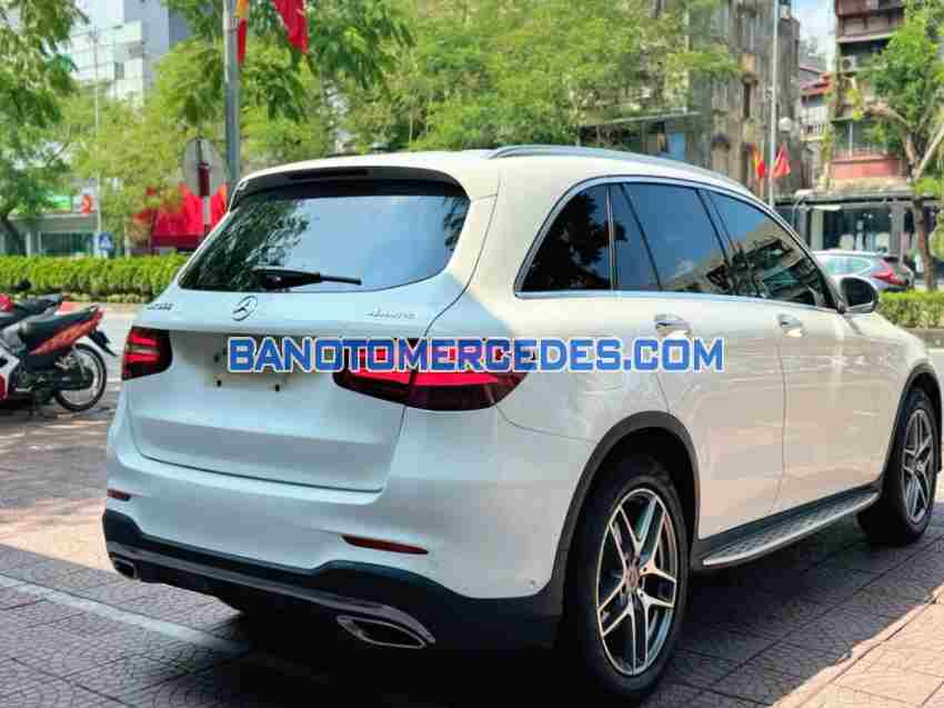 Cần bán xe Mercedes Benz GLC 300 4Matic đời 2017