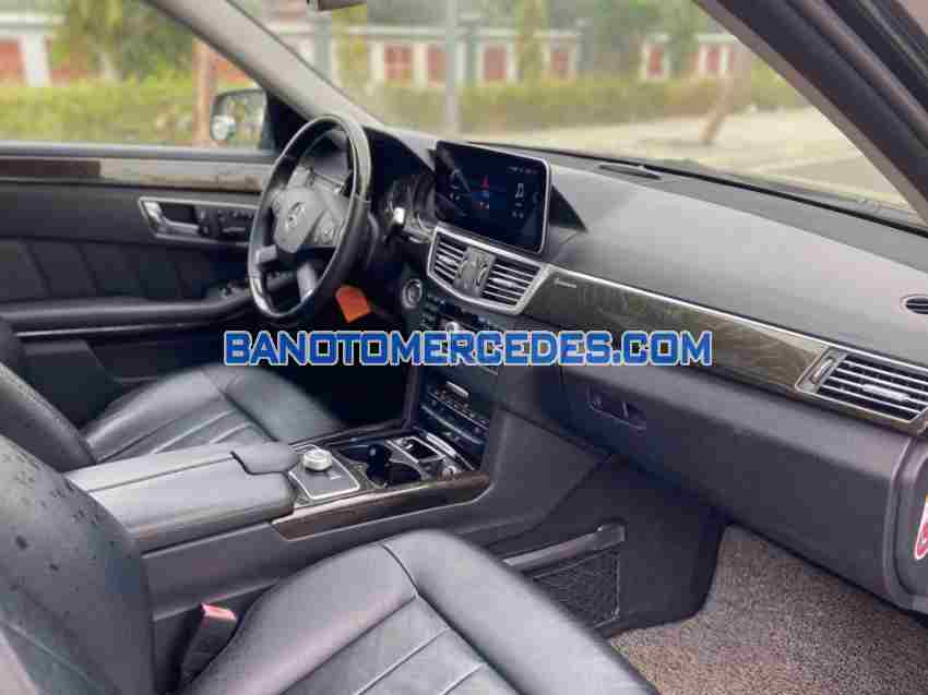 Mercedes Benz E class E300 model 2010 xe chuẩn hết ý