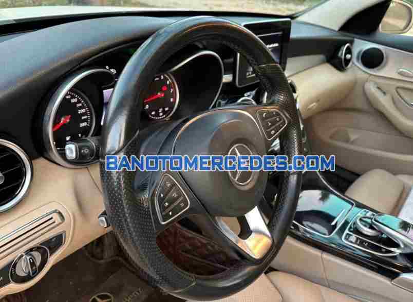 Cần bán xe Mercedes Benz C class C200 màu Trắng 2015