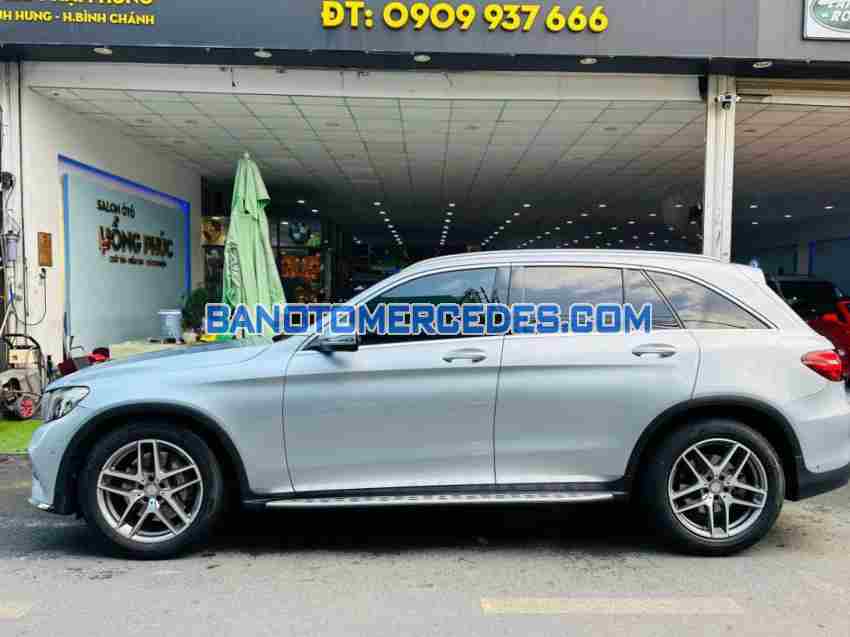 Cần bán gấp xe Mercedes Benz GLC 300 4Matic năm 2016, màu Bạc, Số tự động