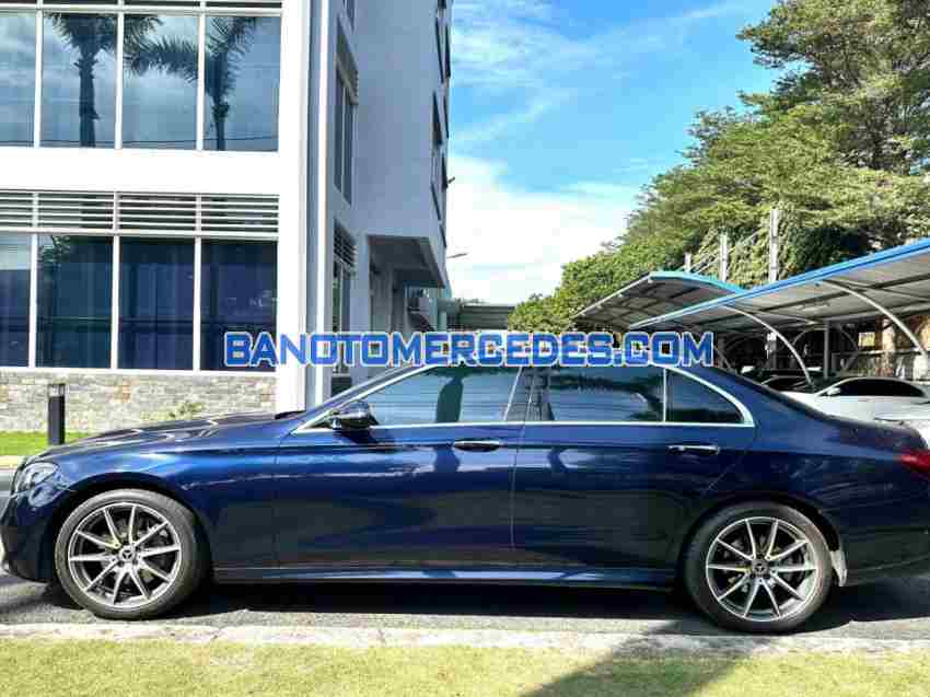 Cần bán gấp xe Mercedes Benz E class E300 AMG 2022 màu Xanh