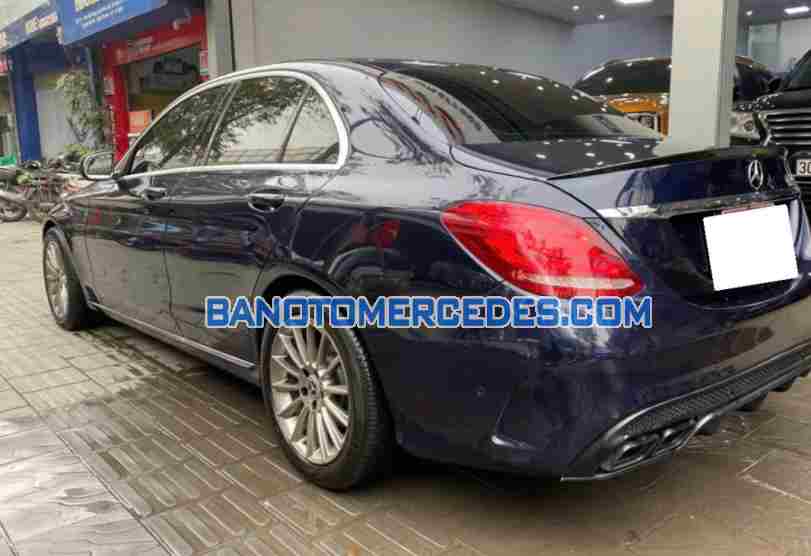 Cần bán gấp Mercedes Benz C class C200 2017 - Xe đẹp - Giá tốt