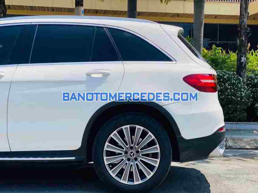 Cần bán Mercedes Benz GLC 250 4Matic 2018 xe đẹp